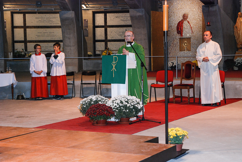 2011-10-30_COB_Swiatynia_Choraly_gregorianskie_800px-0056